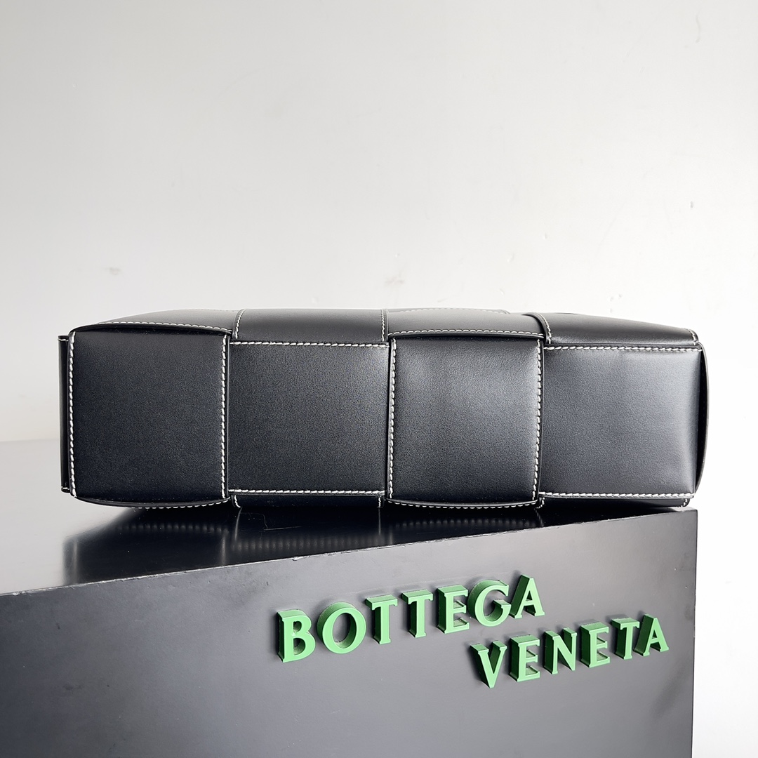 Bottega Veneta Shopping Bags